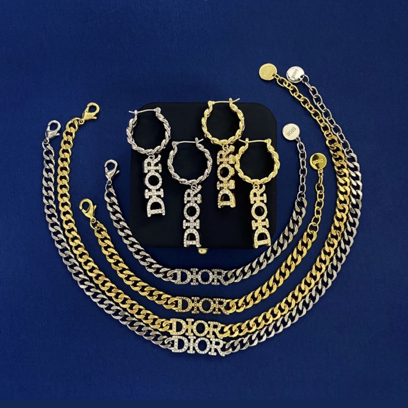ch**an D*or necklaces
